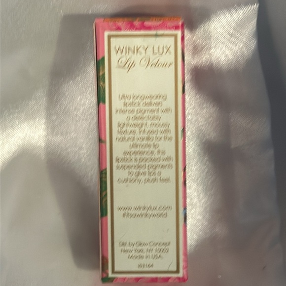 Winky Lux Lip Velour “Bunny” detailed design on case - Picture 2 of 6